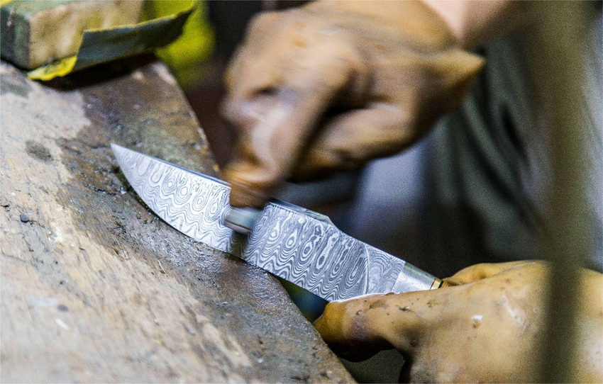 damascus knife (2).jpeg